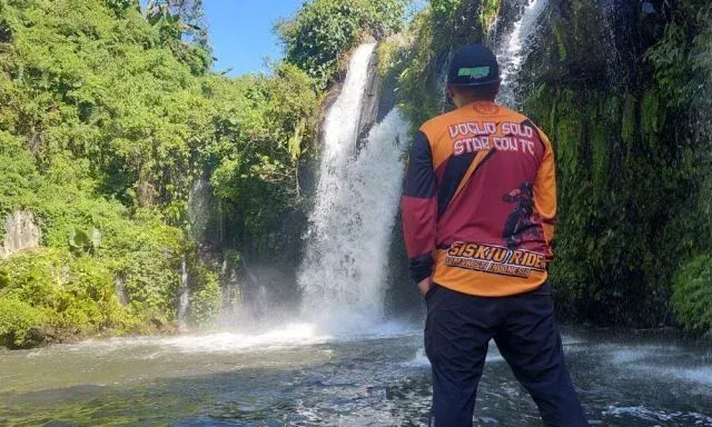 Air Terjun Kembar Arum