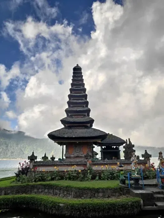 Danau Beratan