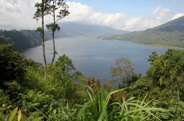 Danau Buyan