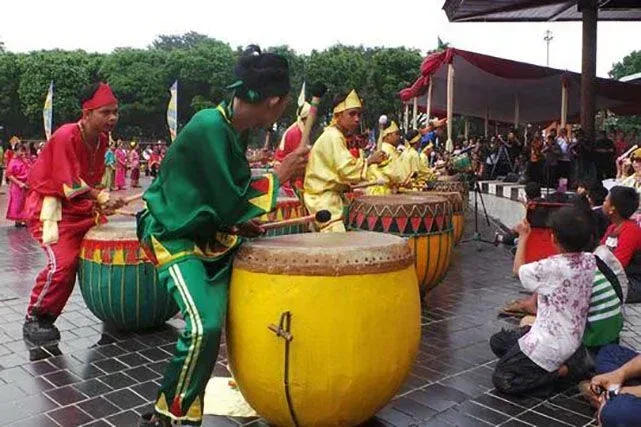 miniatur dol (alat musik khas bengkulu)