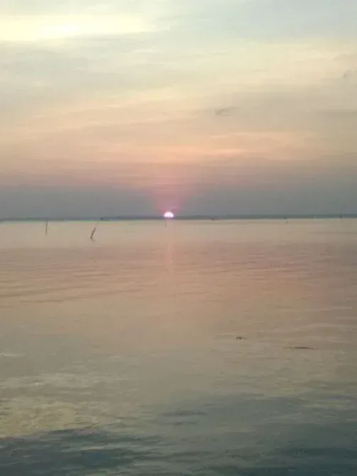 pantai ngemboh gresik