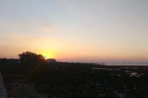 pantai di gresik