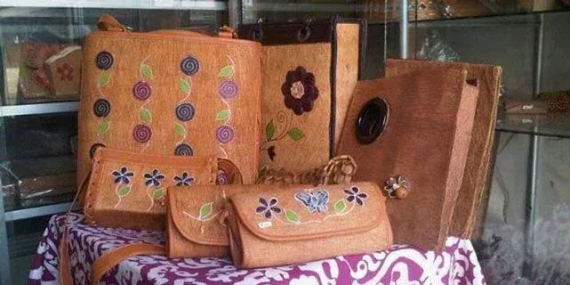 souvenir kerajinan kayu