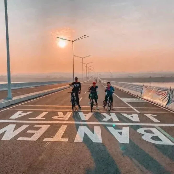 jembatan pik 2