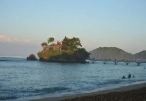 pantai balekambang malang