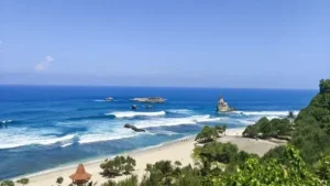 pantai buyutan pacitan