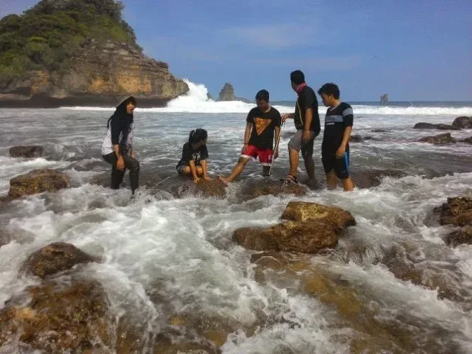pantai gatra malang selatan by rayakanharimu official p 20150418 132952