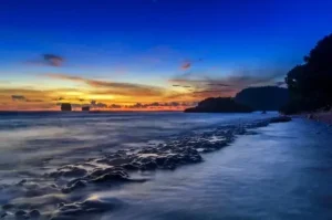 pantai watu leter malang