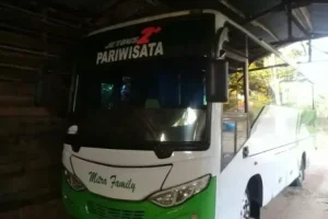 sewa bus pariwisata banjarmasin
