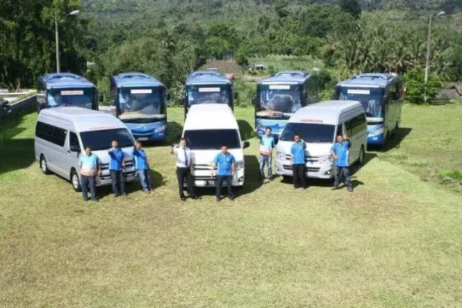sewa bus pariwisata manado