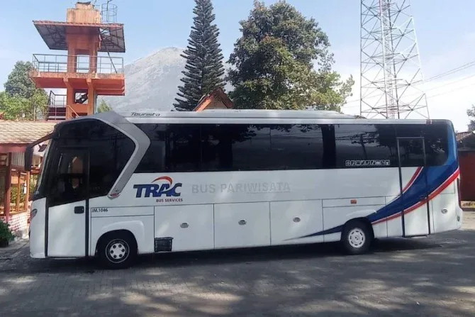 sewa bus pariwisata tangerang selatan