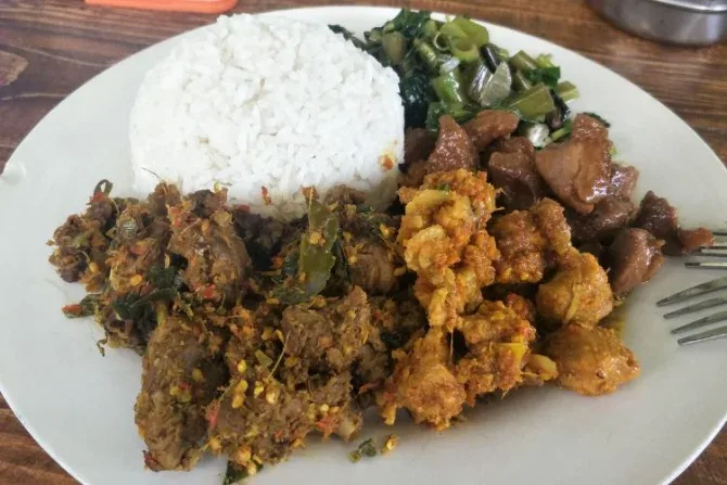 makanan khas minahasa