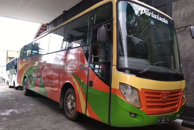 sewa bus pariwisata balikpapan