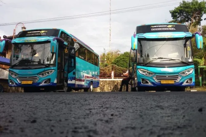 sewa bus pariwisata di sukoharjo