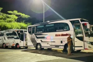 sewa bus pariwisata salatiga