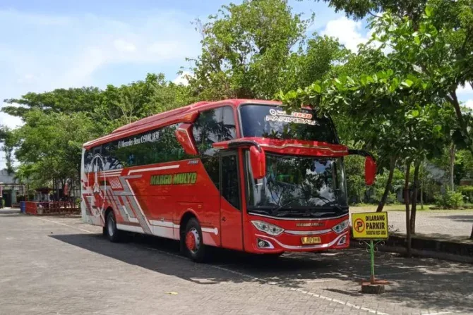 sewa bus pariwisata tulungagung