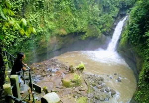 air terjun bidadari