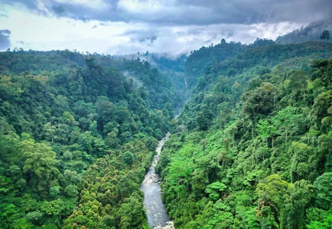 air terjun kabut pelangi