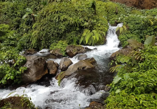 air terjun kapas biru