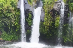 air terjun kembar arum