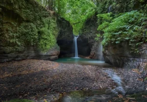air terjun kembar lipah