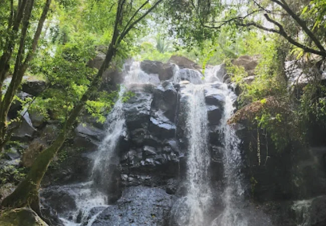 air terjun singsing angin