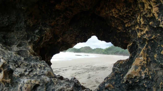 Pantai Bajulmati Malang