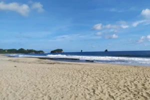 Pantai Bajulmati Malang
