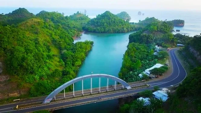 Pantai Bajulmati Malang
