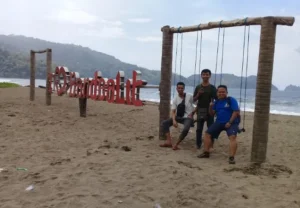 pantai bandealit