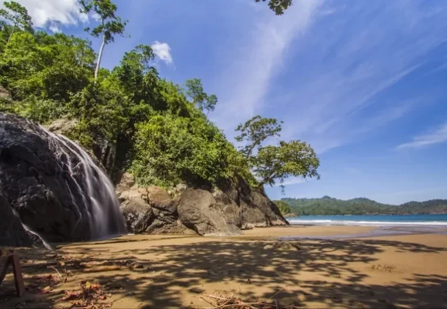pantai lenggoksono