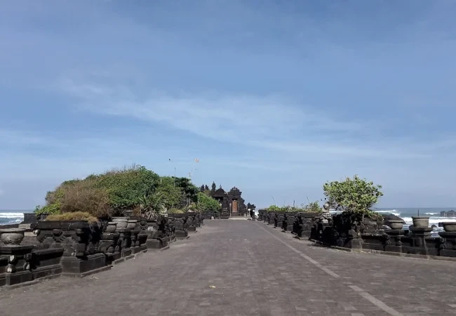 pantai mengening badung