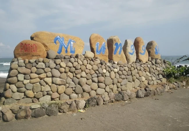 pantai munggu