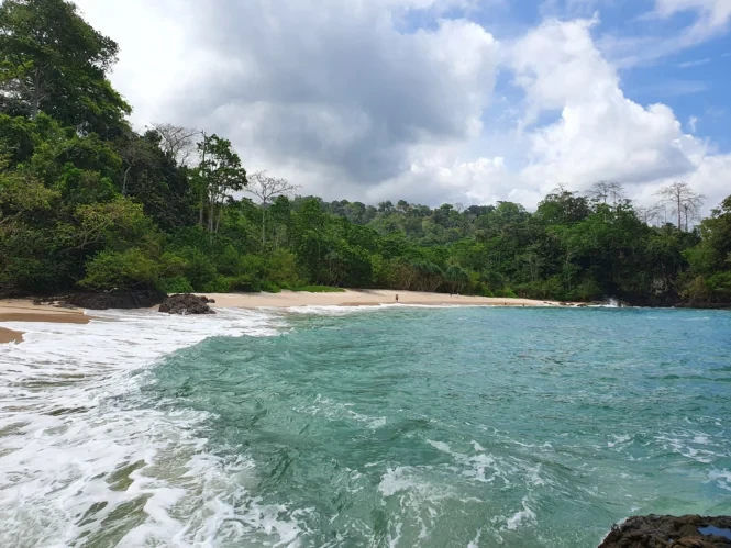 Pantai Teluk Hijau