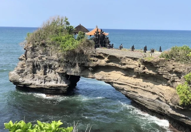 pura batu bolong