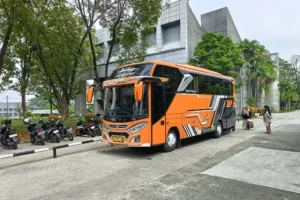 sewa bus pariwisata padang