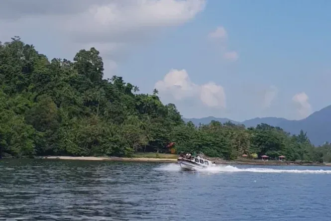 pulau haruku